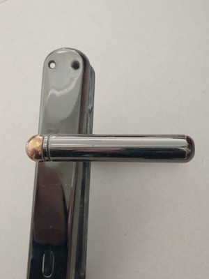 Locks and door handles set like new, pack of 5