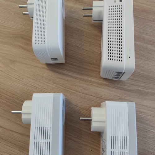 TP-LINK Powerline Double with 2 Wi-Fi Extenders like new