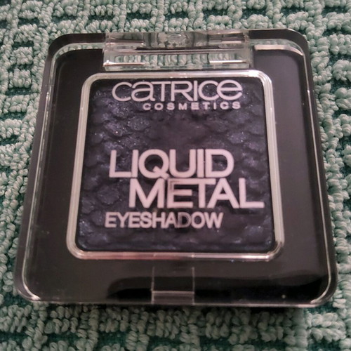 Catrice Liquid Metal 110 Underworld Evobluetion eyeshadow like new, dark blue