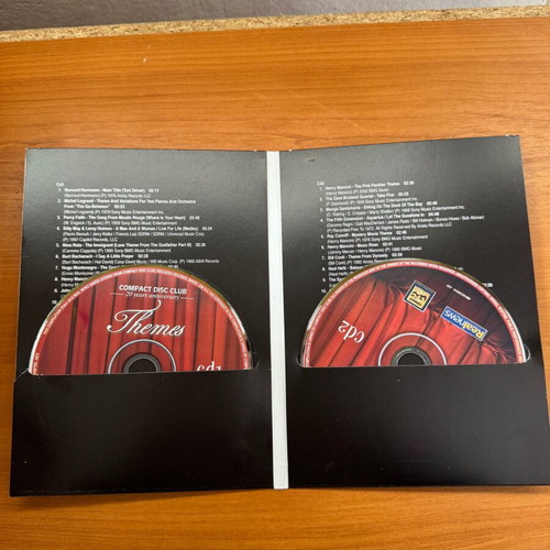Themes 2CD like new, ultimate TV and cinema hits collection