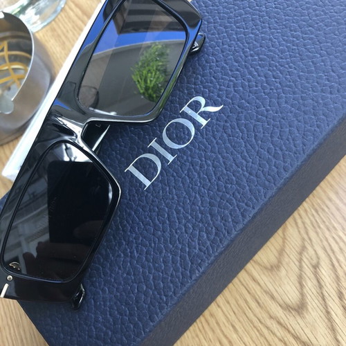 Christian Dior Diorsignature S2U 10A0 01A 54 sunglasses like new, black