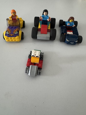 Αυτοκινητάκια Lego με οδηγούς κορίτσια σαν καινούργια, σετ 3 με δώρο