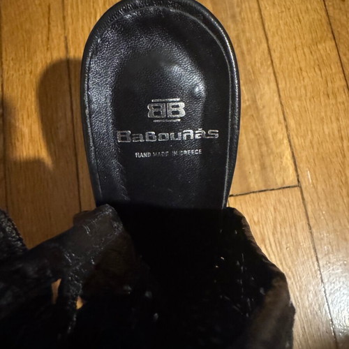 Vavoulas leather sandals like new, size 39, black with embroidery