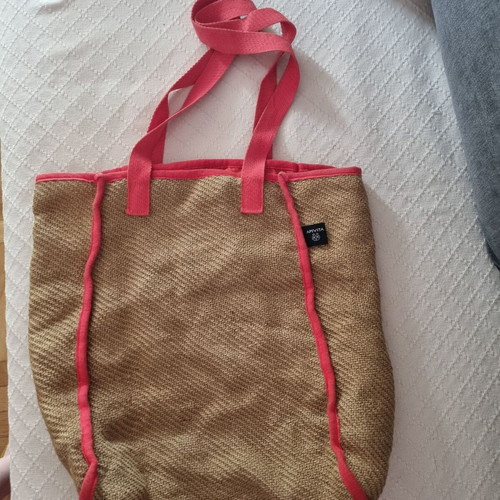 Shoulder bag used