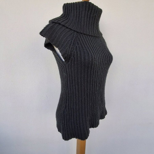 More&More sleeveless sweater used, size L, black