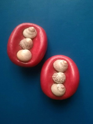 Vintage handmade polymer clay earrings used, red with shells