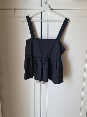 Benetton top like new, black, size M