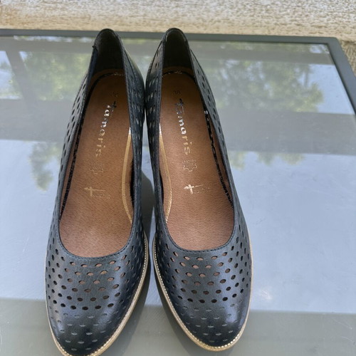 Tamaris Navy Leather Summer Perforated Pumps new, size 38