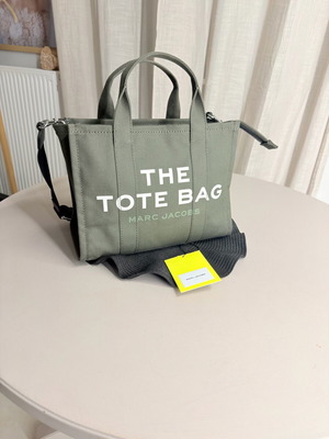 Marc Jacobs tote bag with box