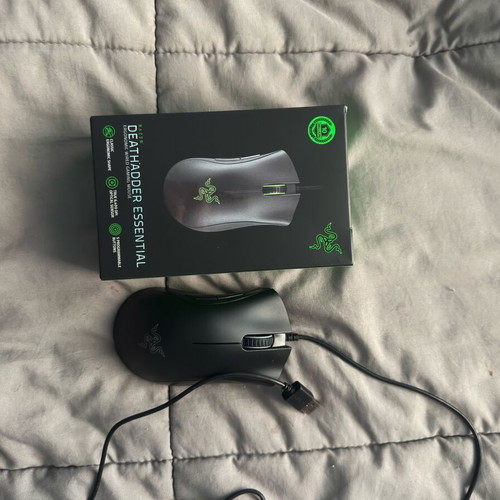 Razer DeathAdder Essential mouse in excellent condition