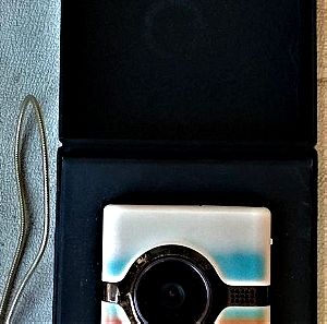 Μικρή παλιά βιντεοκάμερα Cisco FLIP (στο κουτί της)