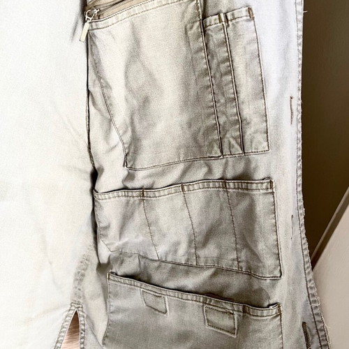 Men's vest large used with many pockets and wear