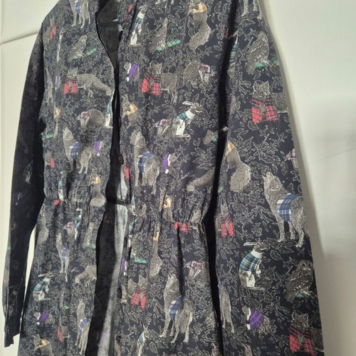 Chaton dress like new with playful pattern and belt