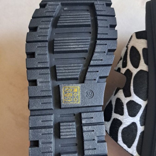 Women's Sandals like new, size 39, black and white