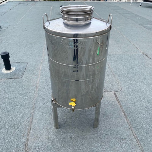 Stainless Steel Tank 100L like new with tap and inox base