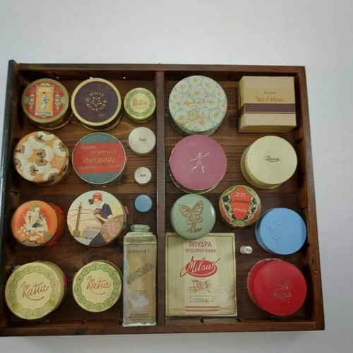 Pre-war powder collection, 23 pieces