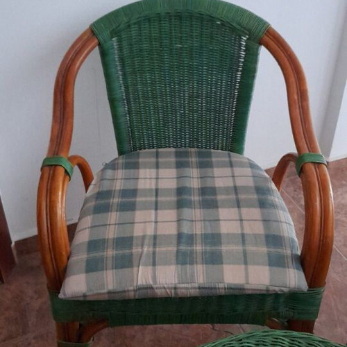 Bamboo set of 4 pieces like new with cushions
