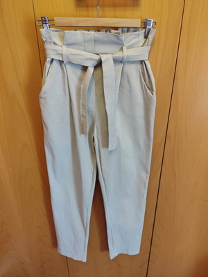 Paperbag pants beige Zara like new with elastic waist and belt