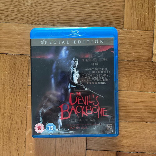 Devil's Backbone Blu-ray like new, thriller fantasy horror