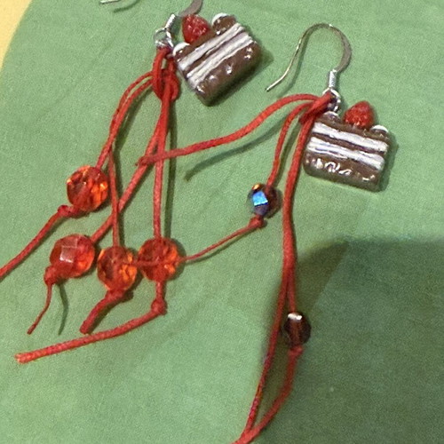 Earrings birthday cake red, like new