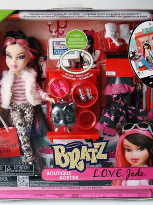 Bratz Boutique L.O.V.E. Jade doll and playset new