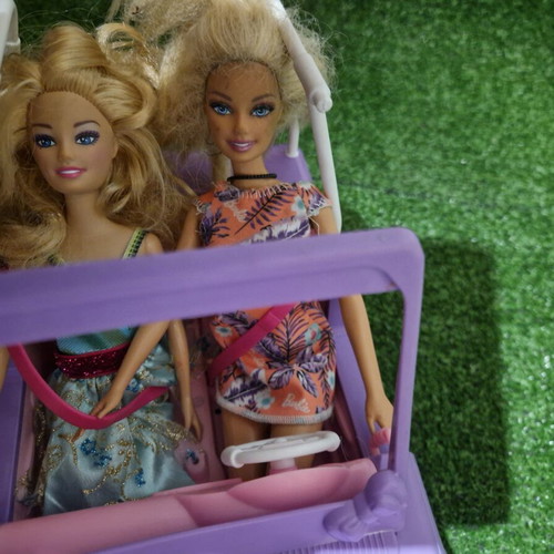 Barbie Jeep όχημα μεταχειρισμένο με δύο Barbie από Mattel