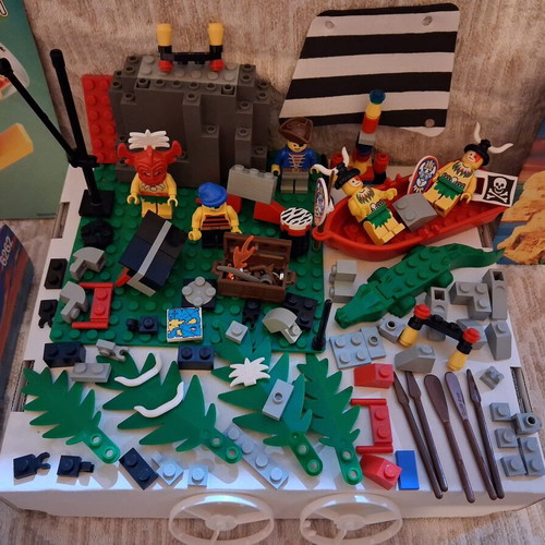Lego System 6262 Pirates 1994 like new, complete set in box