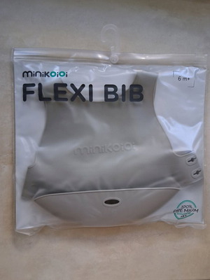 Minikoioi flexible silicone bib new