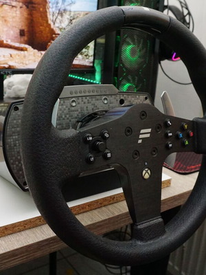 Τιμόνι Fanatec CSL Elite μεταχειρισμένο με βάση για Sim Racing