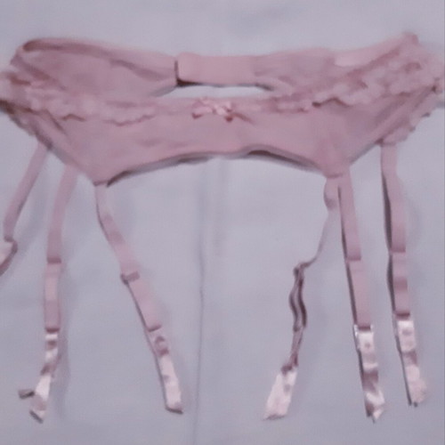 H&M Large pink salmon garter belt new,… - € 6,00