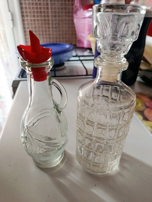 Set of 2 glass decanters for liqueur and oil container like new