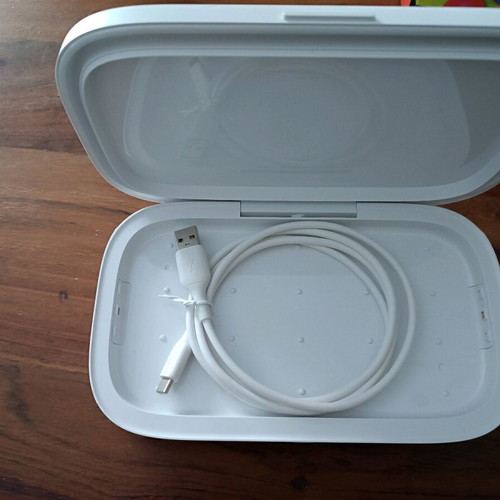 Belkin wireless charger 10W with UV sanitizing new