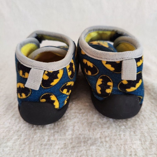 Batman slippers for boy size 21 like new
