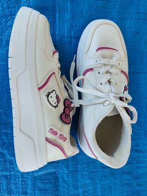Ladies white sneakers Hello Kitty like new, size 38, thick sole