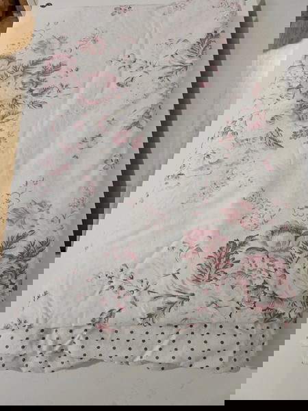Dovet cover for a double bed