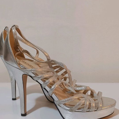 Menbur silver sandals like new, size 39