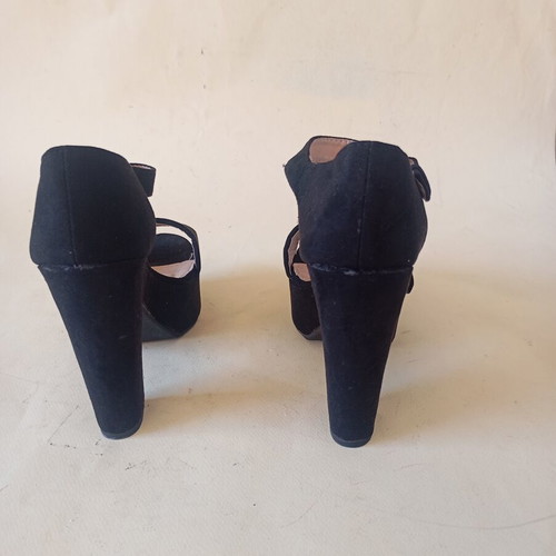 Black platform sandals like new, artificial suede, size 36