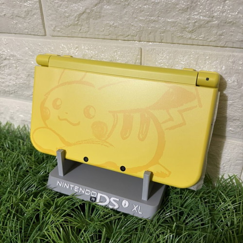 Nintendo 3DS XL Pikachu Edition console