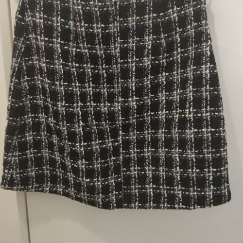 Winter skirt short, white and black, size M, like new