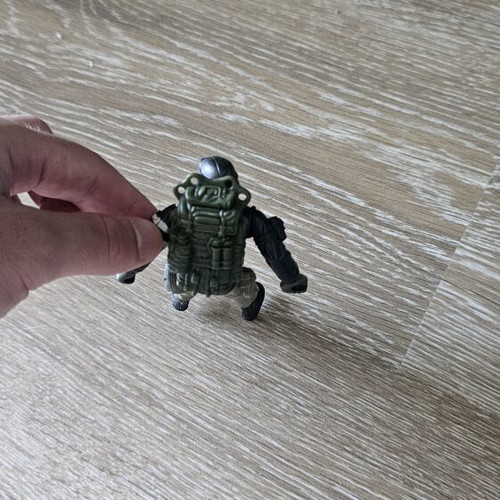 Helicopter toy with 2 military figures like new