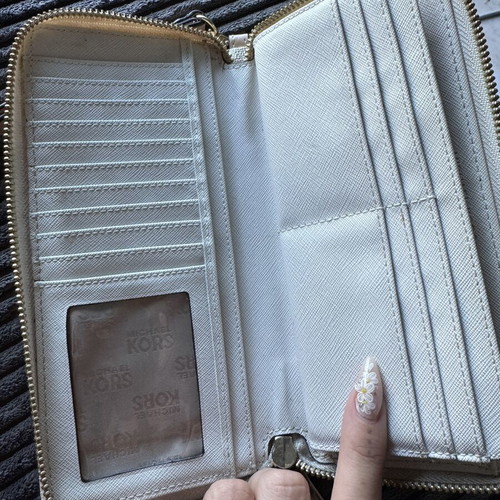 Michael Kors Jet Set Travel wallet used, vanille