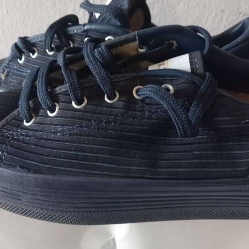 Blue canvas shoes size 41 with high sole