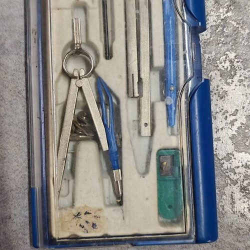 Geometric tools used in very good condition