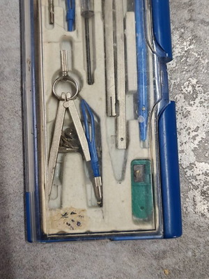 Geometric tools used in very good condition