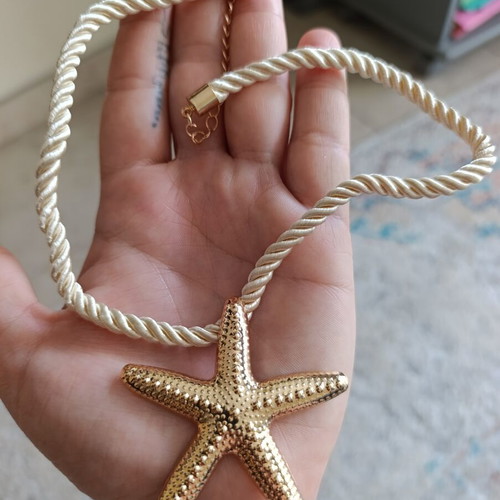 Starfish gold necklace like new