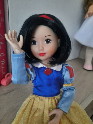 Snow White Jolina Ballerina articulated doll by Zapf Creation