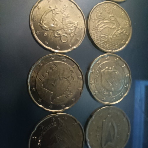 21 different 20-cent coins from 20 countries, including 2 from the Netherlands