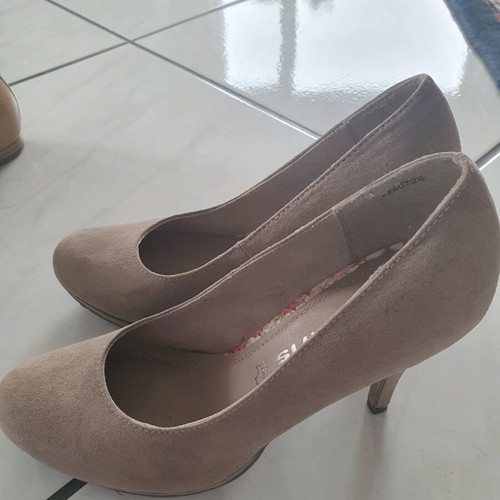 Tamaris pumps like new, size 38