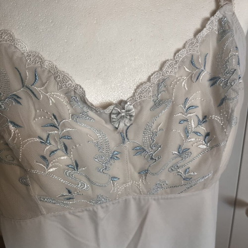Sleepwear set like new, white