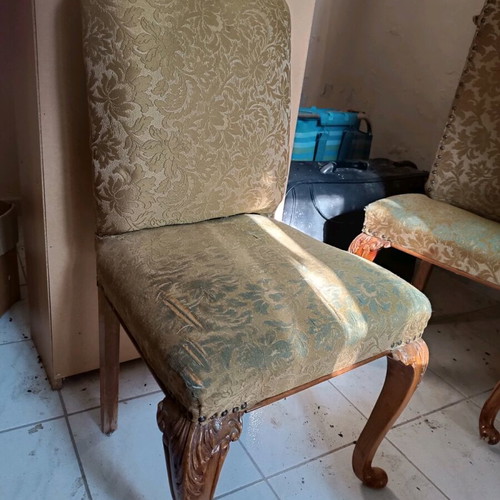 Antique armchairs used with carved details, set of 4